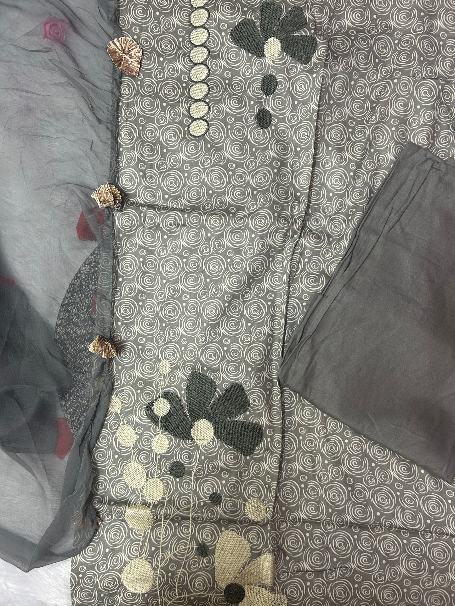 GREY SUIT COTTON WITH THREAD FLOWER WORK