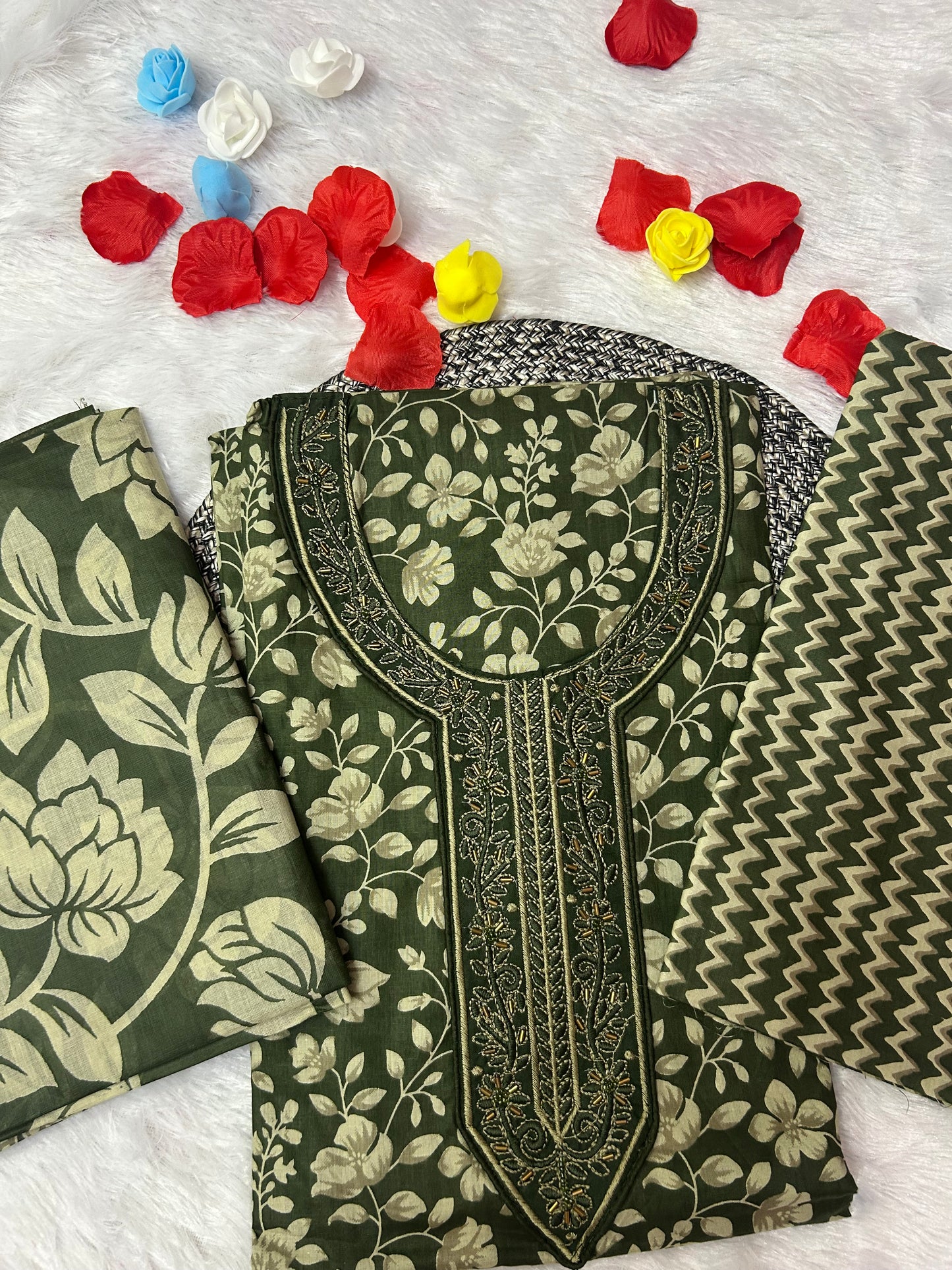 DARK GREEN COTTON SUIT WITH THREAD WORK