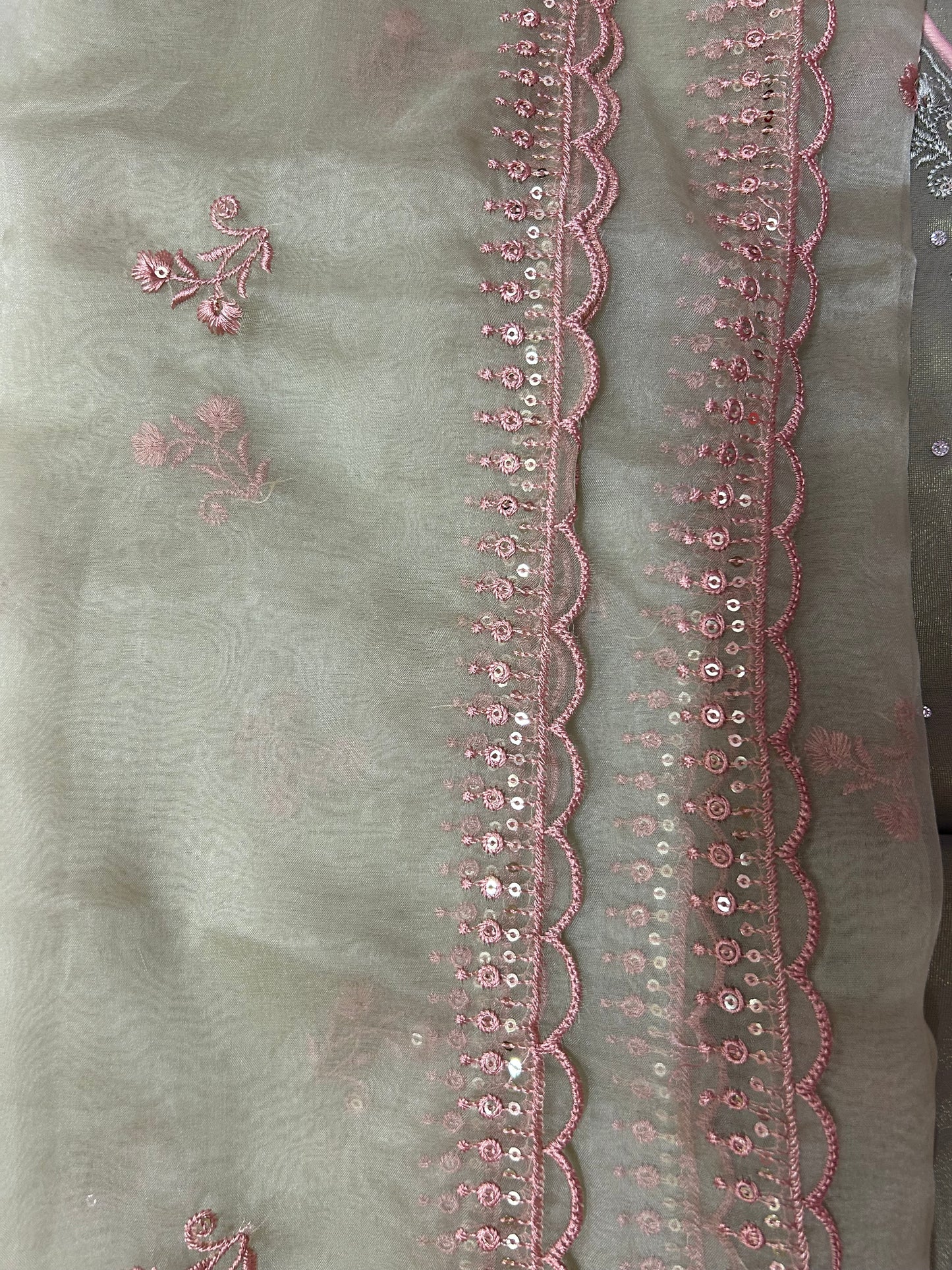 MEHENDI COLOR SOFT ORGANZA SUIT WITH STONES