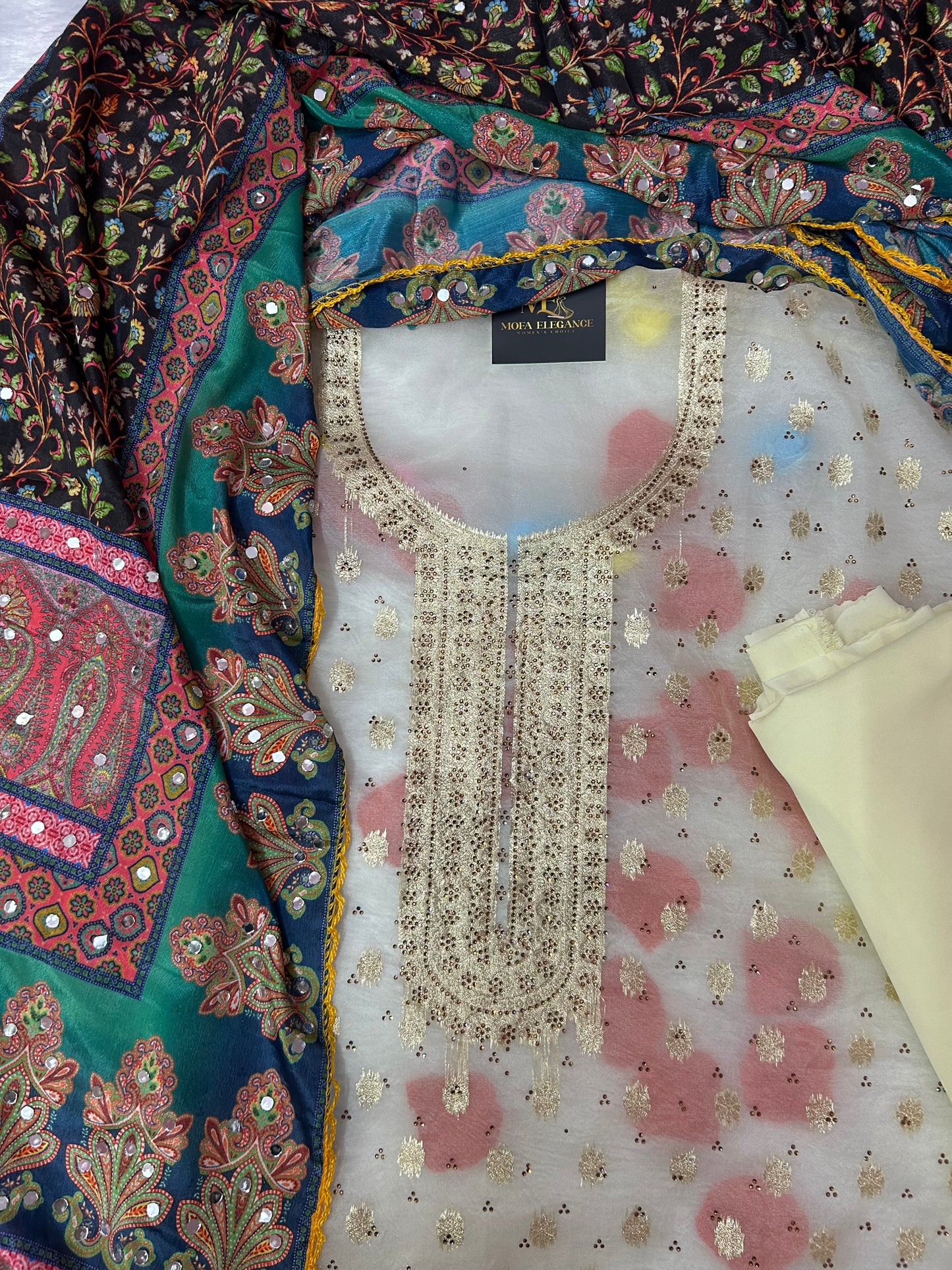 CREAM GLASS ORGANZA SUIT WITH CHAMKI WORK