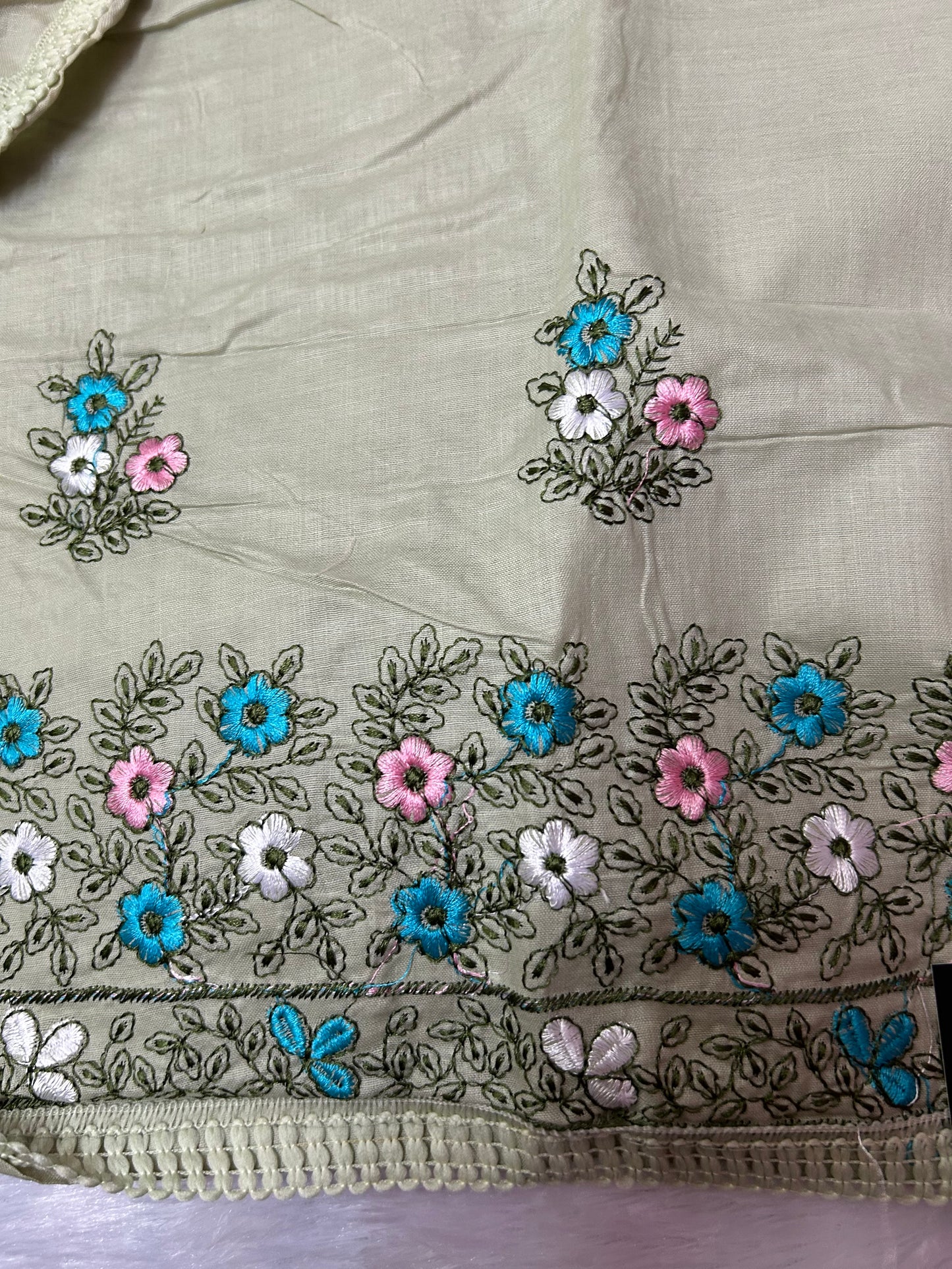 LIGHT GREEN COTTON SUIT WITH EMBROIDERY THREAD