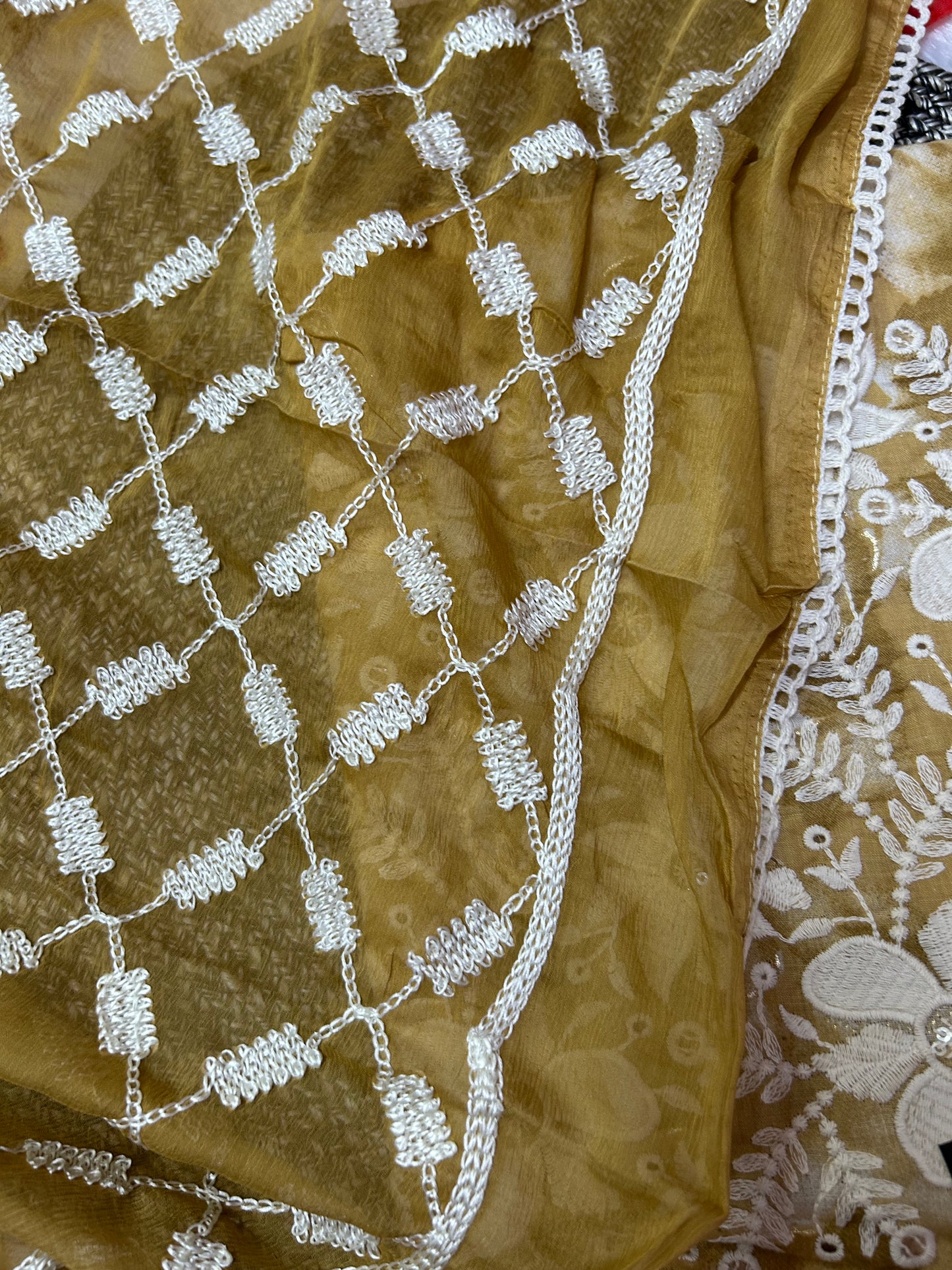 YELLOW COTTON SUIT WITH EMBROIDERY THREAD