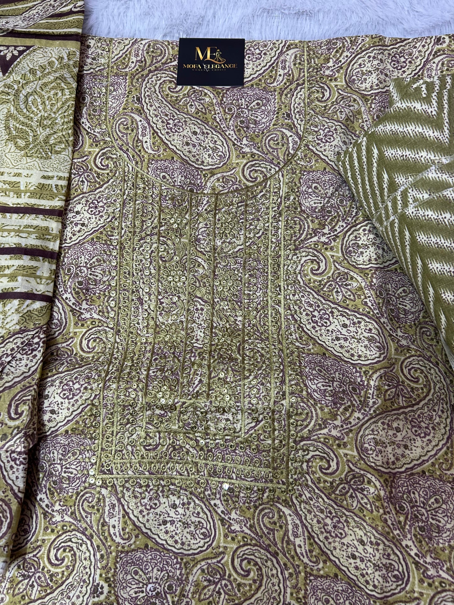 LIGHT GREEN COTTON SUIT WITH THREAD WORK