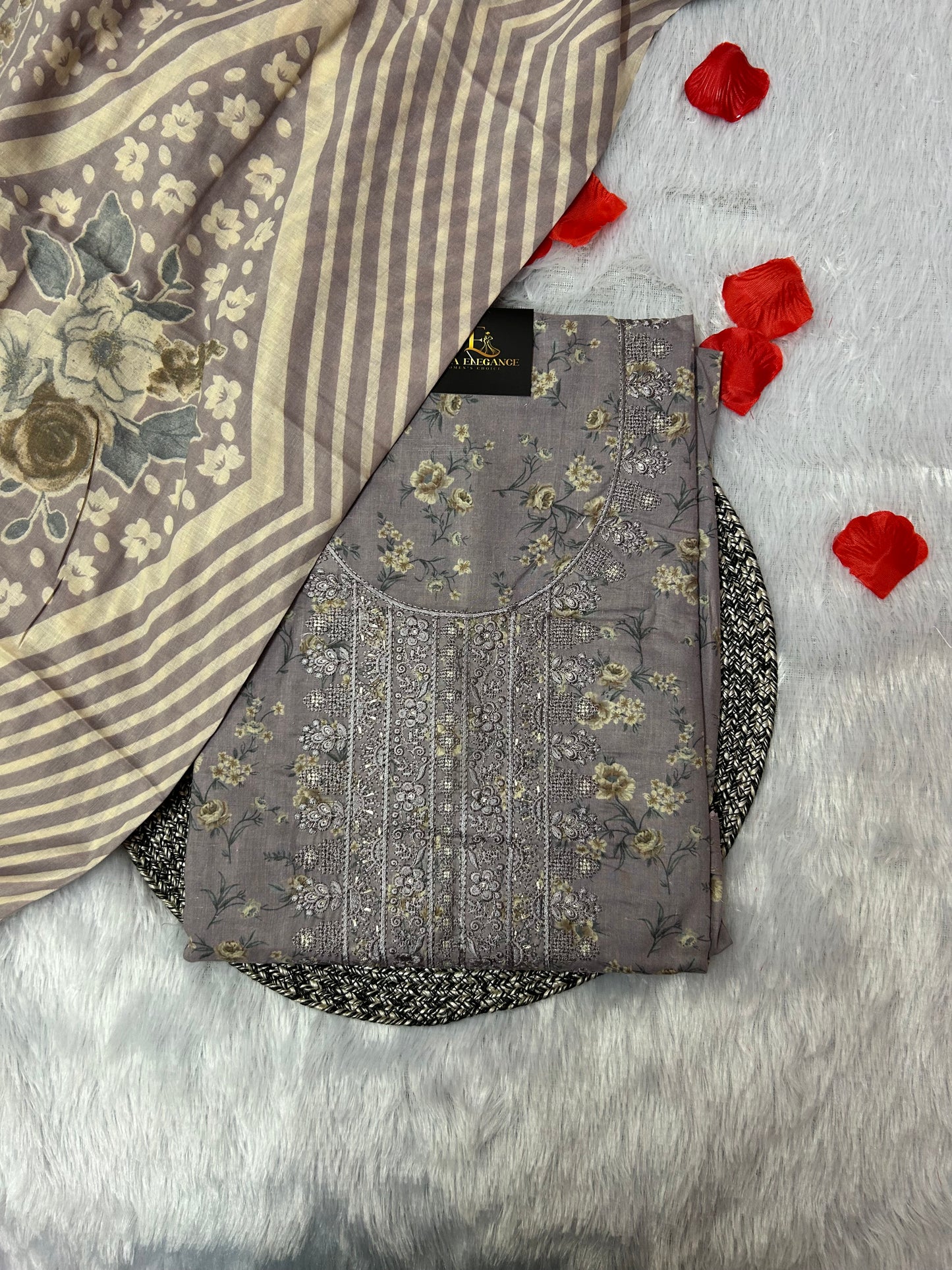 GREY COTTON SUIT WITH THREAD WORK