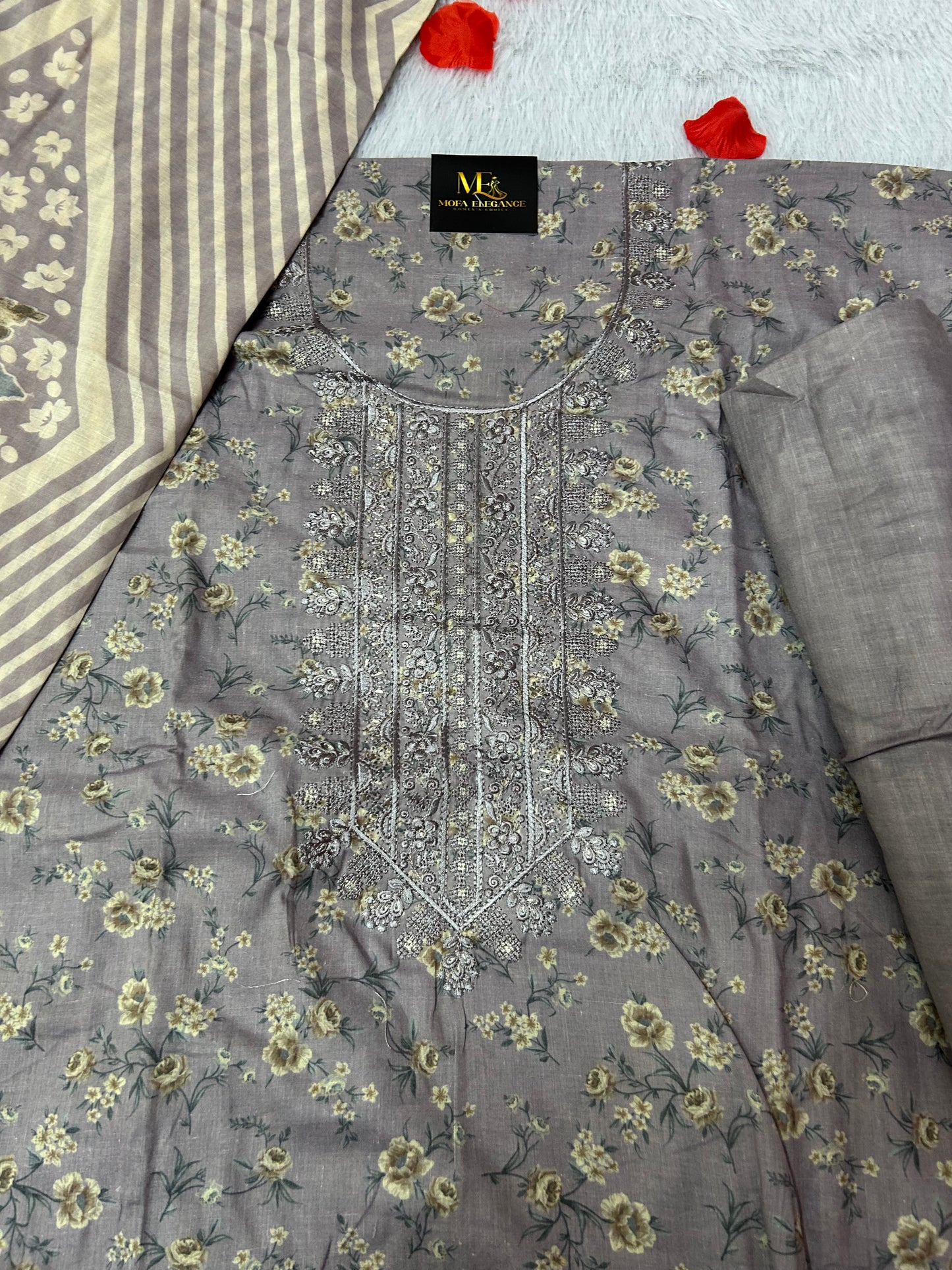 GREY COTTON SUIT WITH THREAD WORK